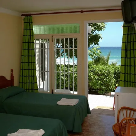 Ξενοδοχείο Playa 2*